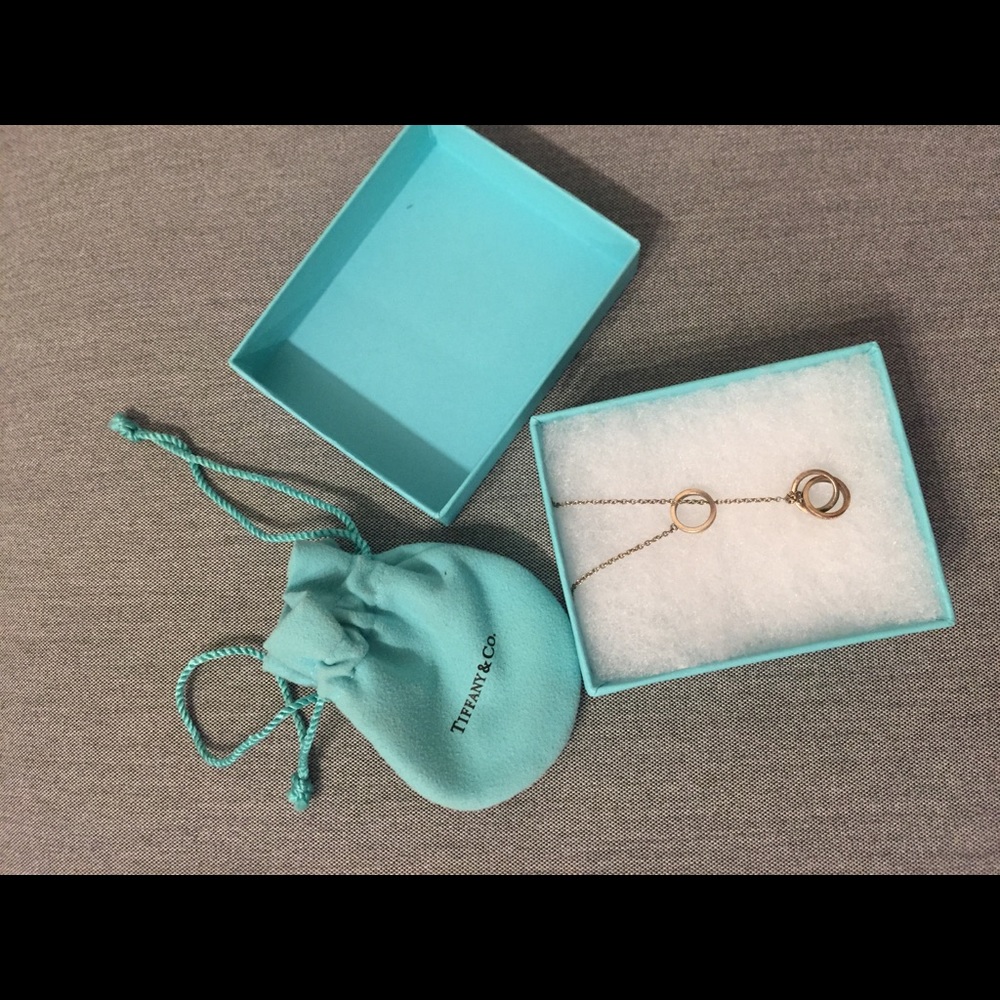 Tiffany & Co interlocking lariat circle necklace
